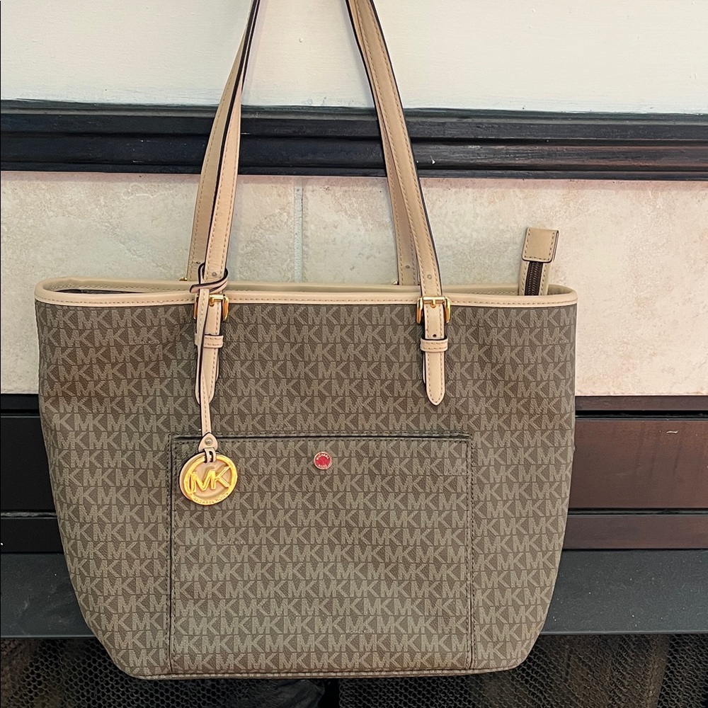 Michael Kors Tan and Brown Signature Tote - Picture 1 of 4